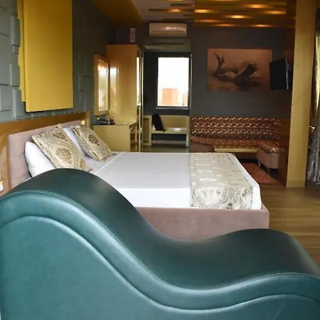 Tirana Room Rentals * Τίρανα