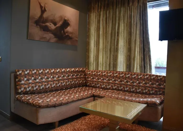 Hotel Tirana Room Rentals *