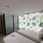 Tirana Room Rentals Hotel *