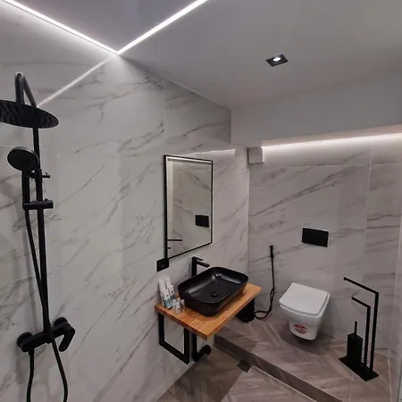 Tirana Room Rentals Hotel