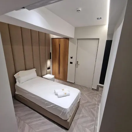 Tirana Room Rentals Hotel *