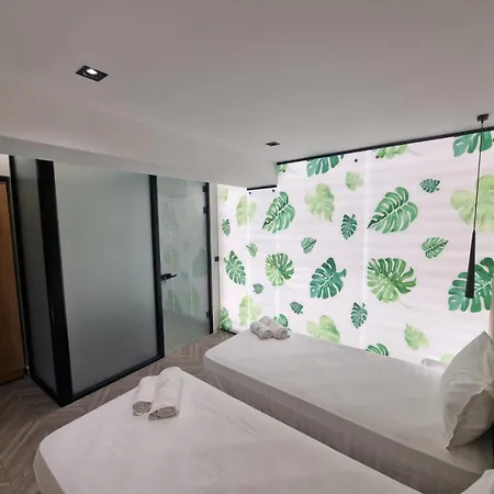 Tirana Room Rentals Hotel *