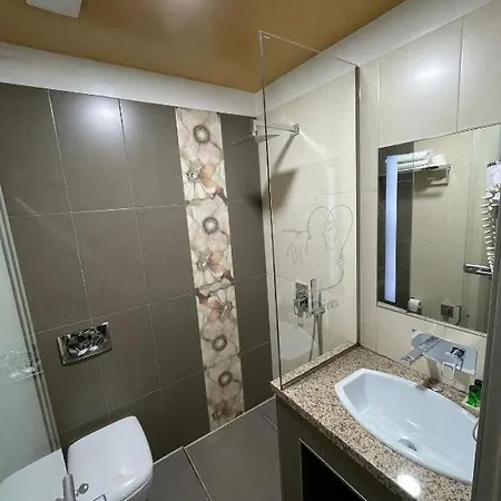 Tirana Room Rentals *
