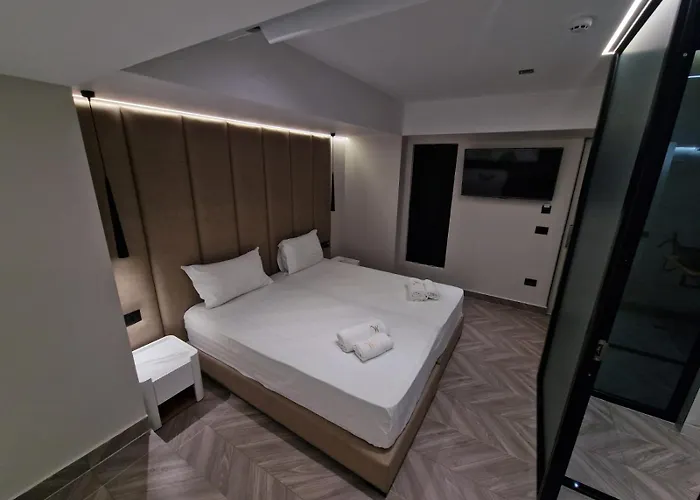 Tirana Room Rentals فندق