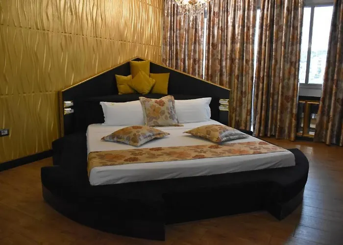 Tirana Room Rentals *